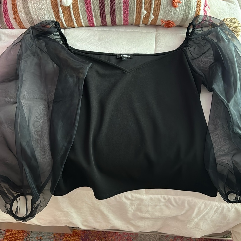 Black ruffle puff long sleeve